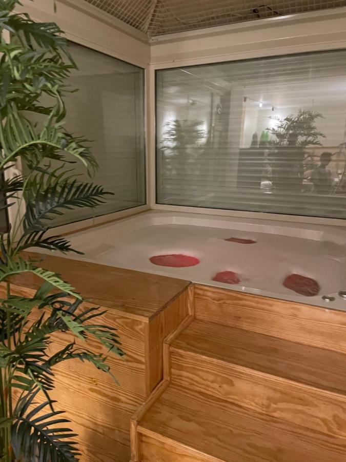69 Love hôtel